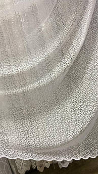 Тюль білий жакард абстрактні листочки білого кольору, залишки 2,4 м+2,5 м