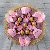 Золотисто рожевий букет з м'якими іграшками та цукерками Фереро Роше  незвичайний подарунок дівчині чи дитині