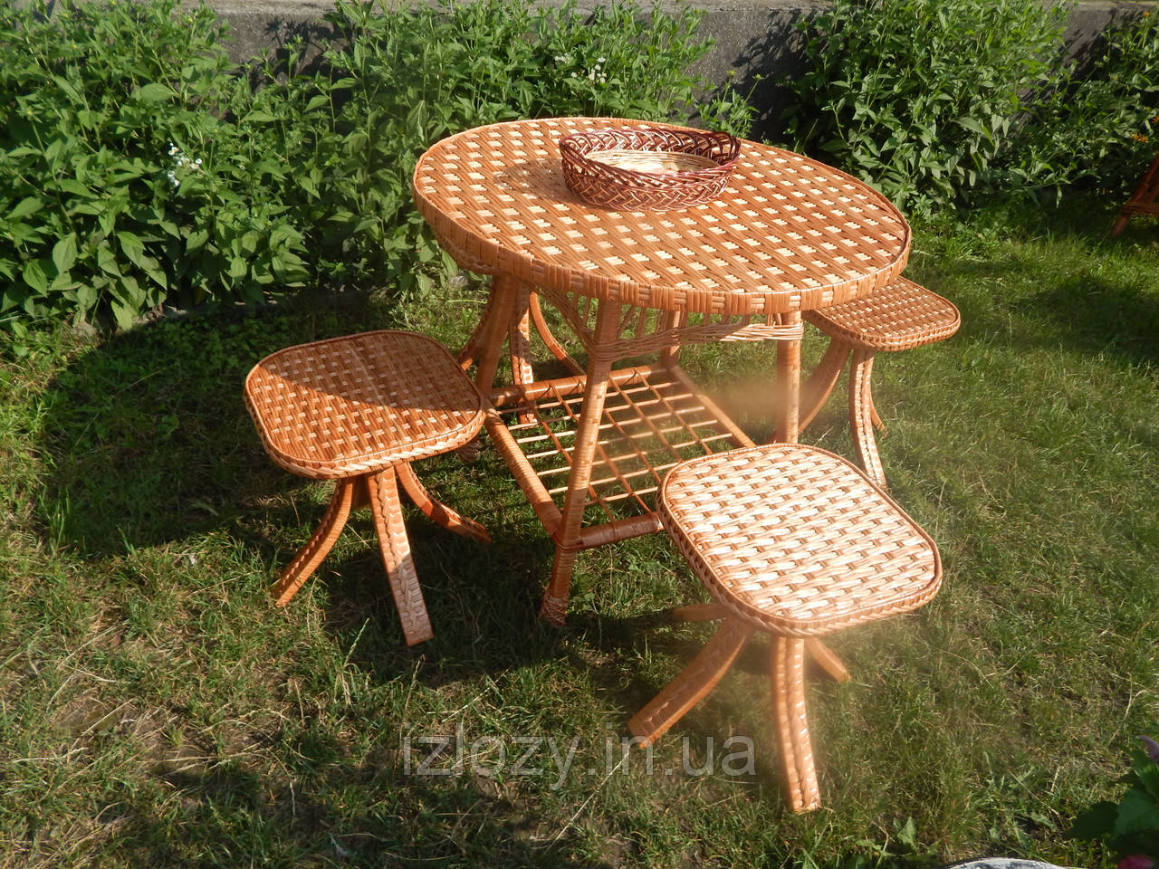 Меблі з лози