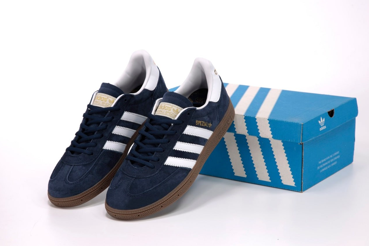 Чоловічі кросівки Adidas Handball Spezial Blue White Взуття Адідас Спеціал Спешл сині замшеві кеди низькі весна осінь повсякденні