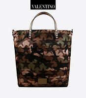 Чоловіча смка-тоут Camustars від Valentino Garavani.