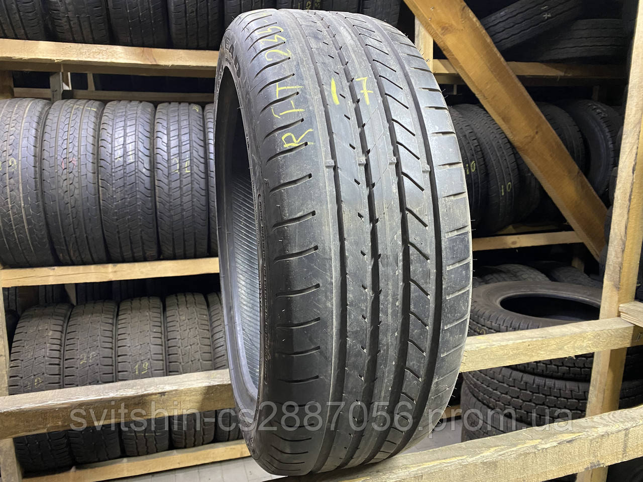 Розпаровка 235/45R19 Goodyear EfficientGrip RFT 17рік 5мм