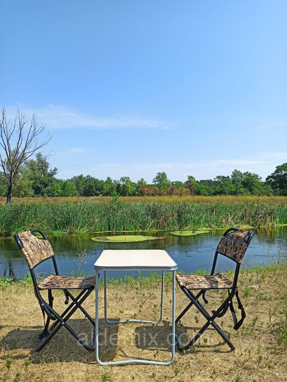 Купити розкладний стіл зі стільцями для пікніка "Кріпиш О1+2к+" для відпочинку на природі риболовлі