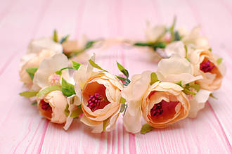 Вінок для волосся / віночок на голову з піонами бежевий 703