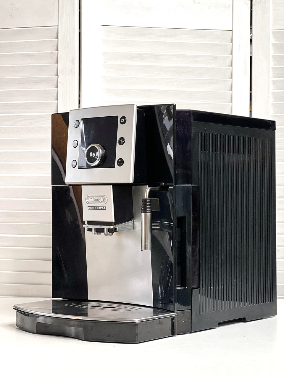 Купить Кофейный аппарат DeLonghi perfecta esam 5400, цена 7000 ₴ — Prom ...