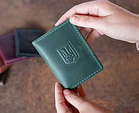 Кожаный чехол обложка для ID паспорта с тризубом зеленый