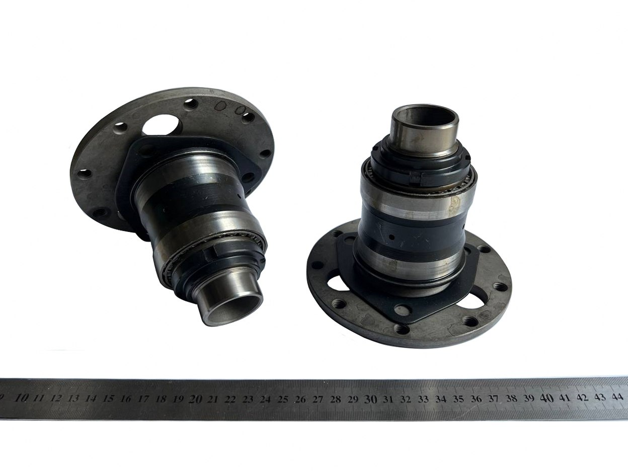 7511-1029120-10 Вісь ододної шестерні приводу ТНВД ЯМЗ-7511 у зборі з підшипником і манжетою, фото 1