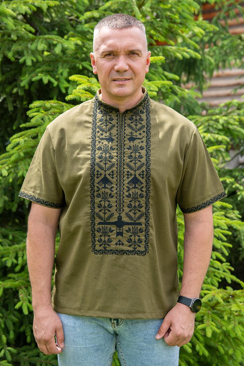 Сучасна Чоловіча лляна вишиванка оливкового зеленого кольору з коротким рукавом з вишитим літаком