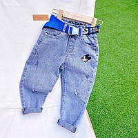 Дитячі стильні джинсові штани в розмірі 125 на хлопчиків, блакитні джинси для дітей з Мікі Маусом