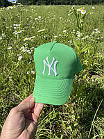 Кепка трекер зелёна с белим принтом нью Йорк (New York )