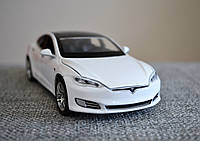 Тесла S модель коллекционная машинка металлическая , со спецэффектами TESLA S белая
