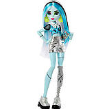 Monster High Frankie Stein HKY62 Лялька Монстр Хай Френкі Штейн Шафа з секретами, фото 5