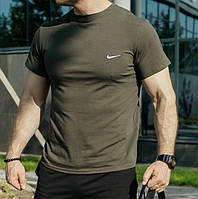 Базовая мужская футболка Nike