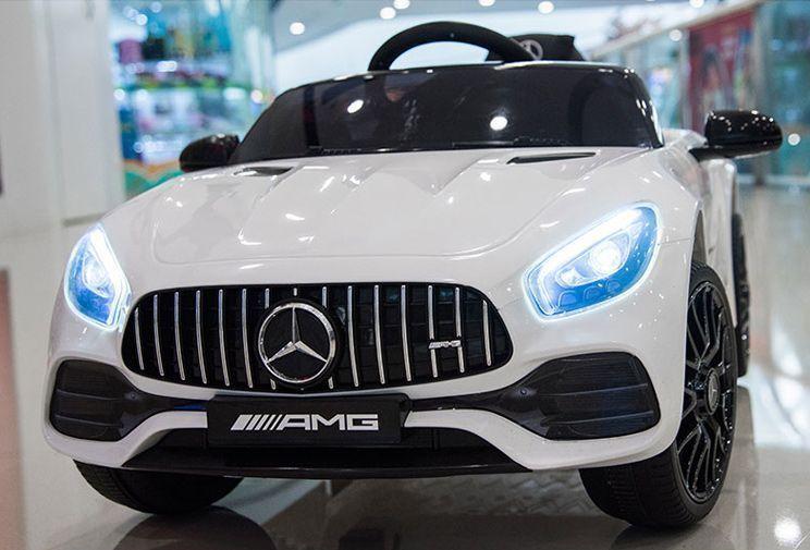 Дитячий електромобіль Mercedes AMG GT білий на акумуляторі