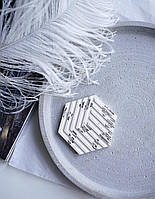 Гипсовая подставка Сота текстурная с серебряным декором, фото реквизит для предметной съемки
