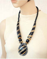 Чорно-коричневе кольє з кістки великий кулон Індія