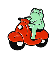 Брошь брошка значок пин металл зеленый жаба лягушка на скутере