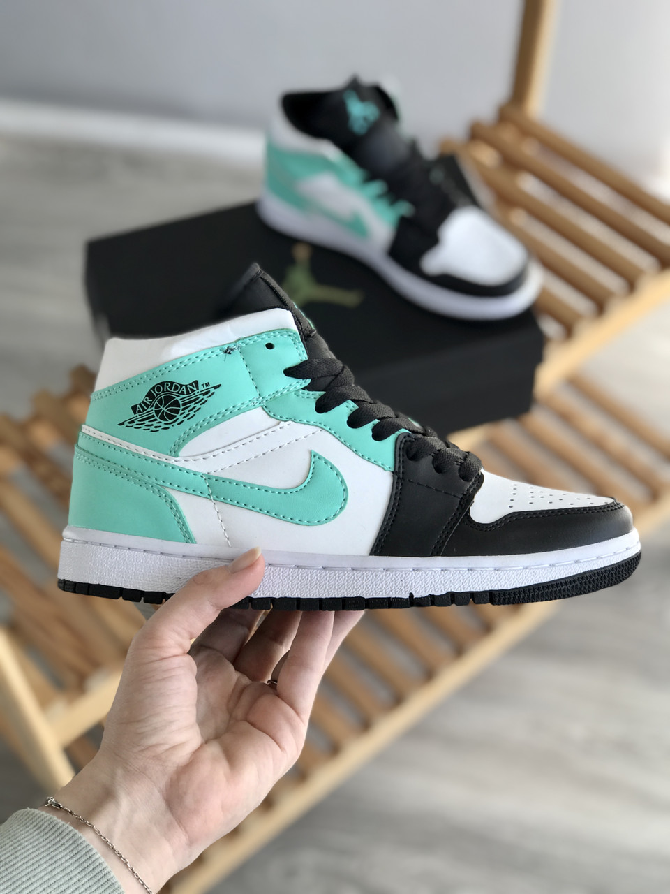 Nike air Jordan Retro 1 White Mint