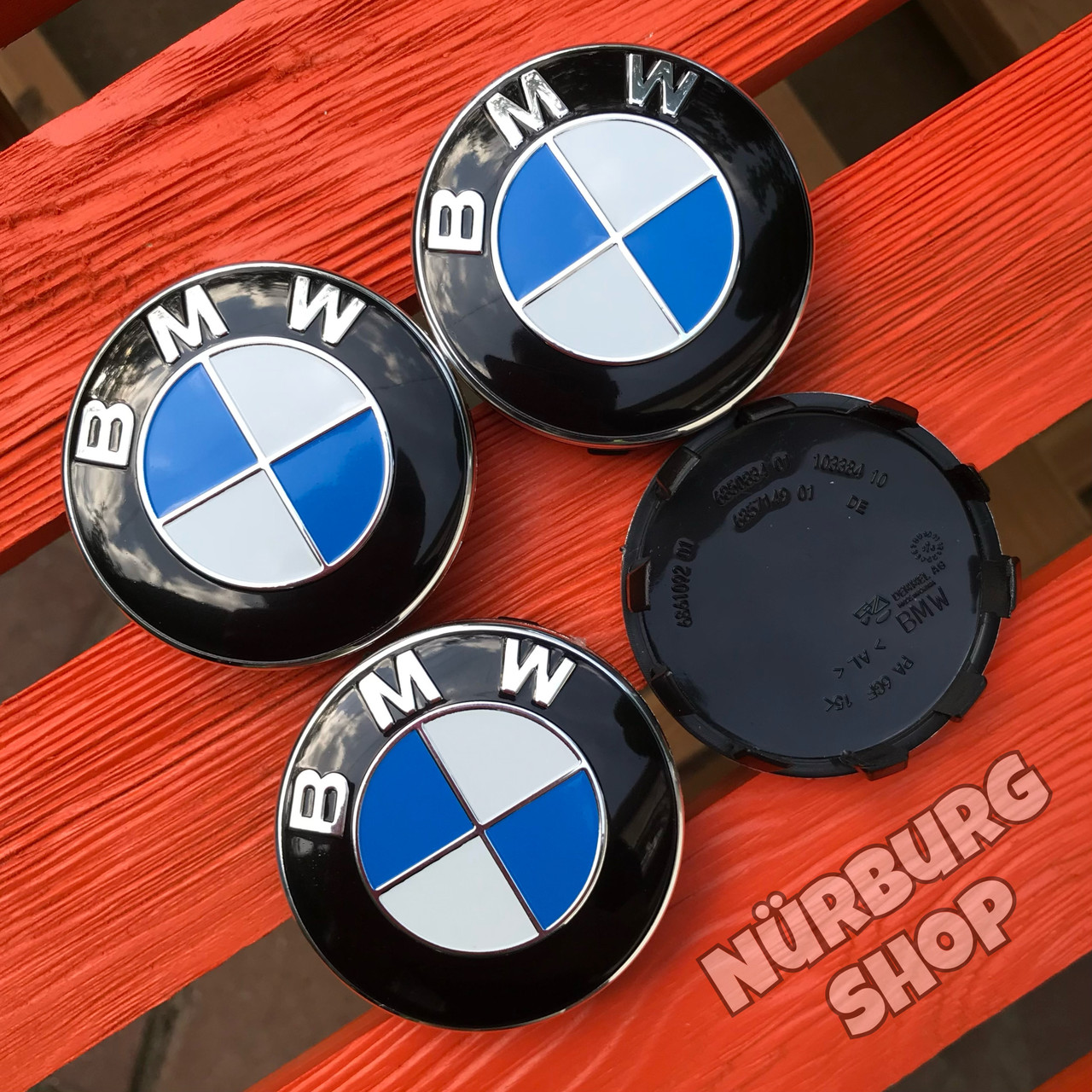 Комплект колпачков заглушек в центр дисков BMW 56mm G20 G30 G01 G05 G11 G12 G06 G07 F48 бело-синяя эмблема - фото 1 - id-p1893056244