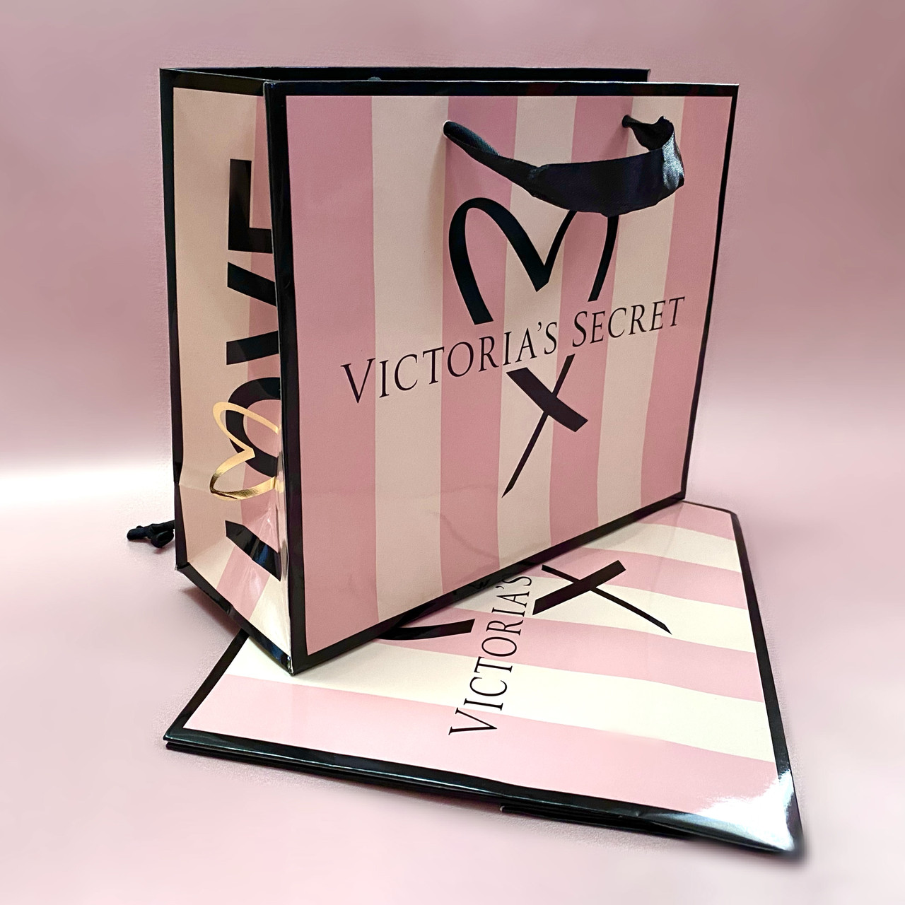 Пакет M з логотипом Victoria's Secret і серцем 240х200х90 мм