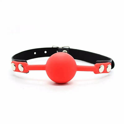 Капелюх силіконовий, червона кулька, чорні ремінці, діаметр 4 см