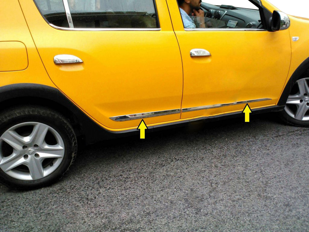 Молдинг дверний  4 шт  нерж  для Renault Sandero 2013-2022 рр
