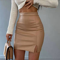 Кожаная бежевая юбка мини с разрезом сбоку