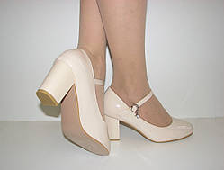 Туфлі бежеві жіночі ошатні на стійкому середньому підборі з ремінцем розмір 40