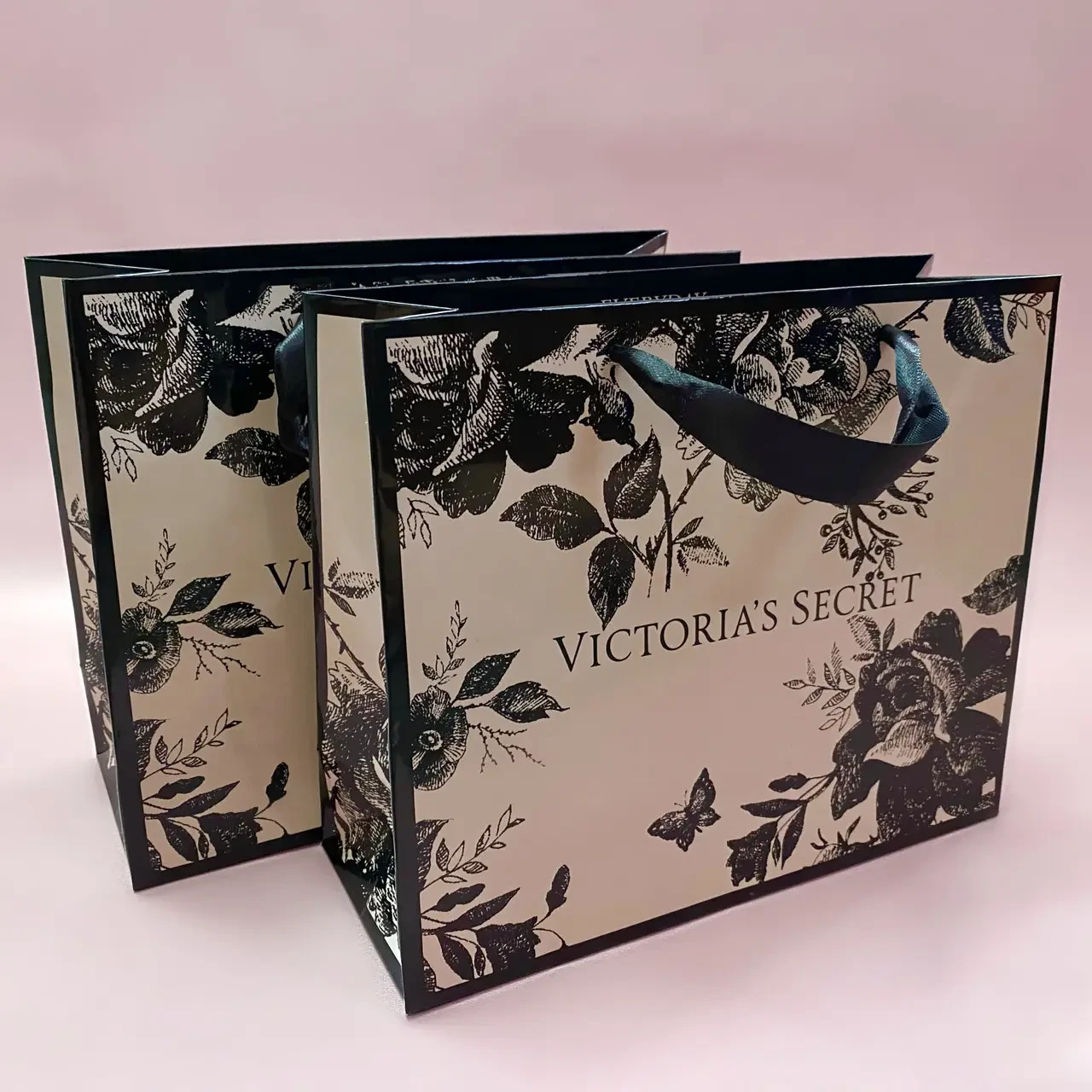 Пакет M Victoria's Secret Квіти 240х200х90 мм