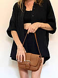 Чорна жіноча сумка-поштальйонка на плече з коротким ремінцем, фото 9