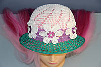 Сиреневая шляпка для девочки с белыми цветами