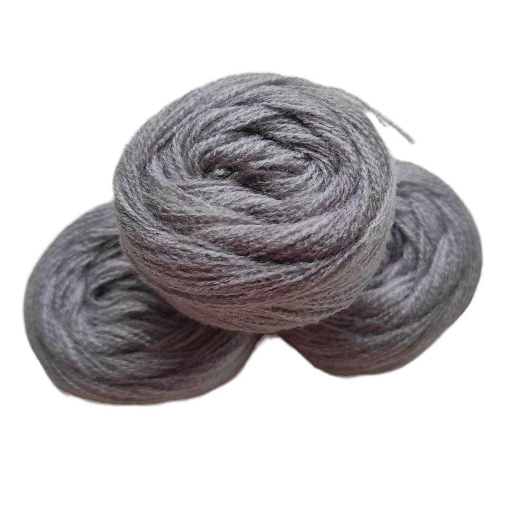 Нитка акрилова для вишивання в клубках 70м/4,5г