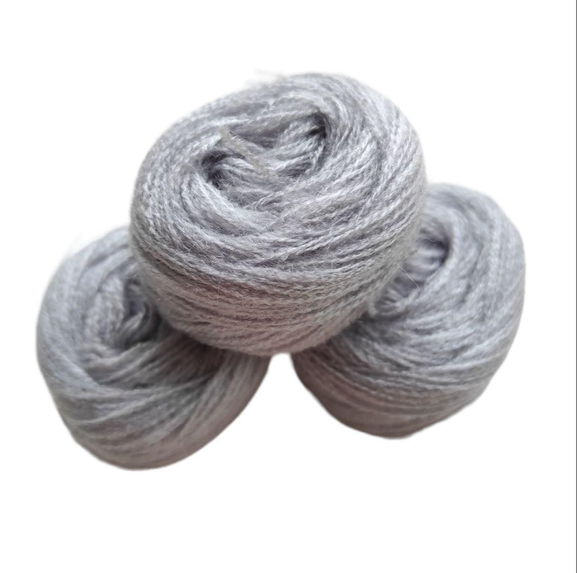 Нитка акрилова для вишивання в клубках 70м/4,5г