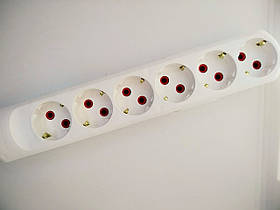 Колодка 6 гнізд із заземленням, біла, NEOMAX