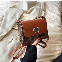 Жіноча квадратна плетена сумочка крос-боді з ремінцем коричневого кольору