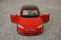 Тесла S модель коллекционная машинка металлическая со спецэффектами TESLA S красная