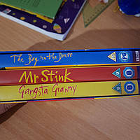 Mr Stink. Gangsta Granny. The Boy in the Dress. David Walliams. DVD video Мистер Вонючка. Гангстерская бабушка