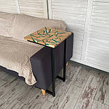 Приліжковий столик з натурального дерева та епоксидної смоли смарагд, фото 4