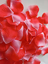 Пелюстки троянд штучні рожево-червоного кольору