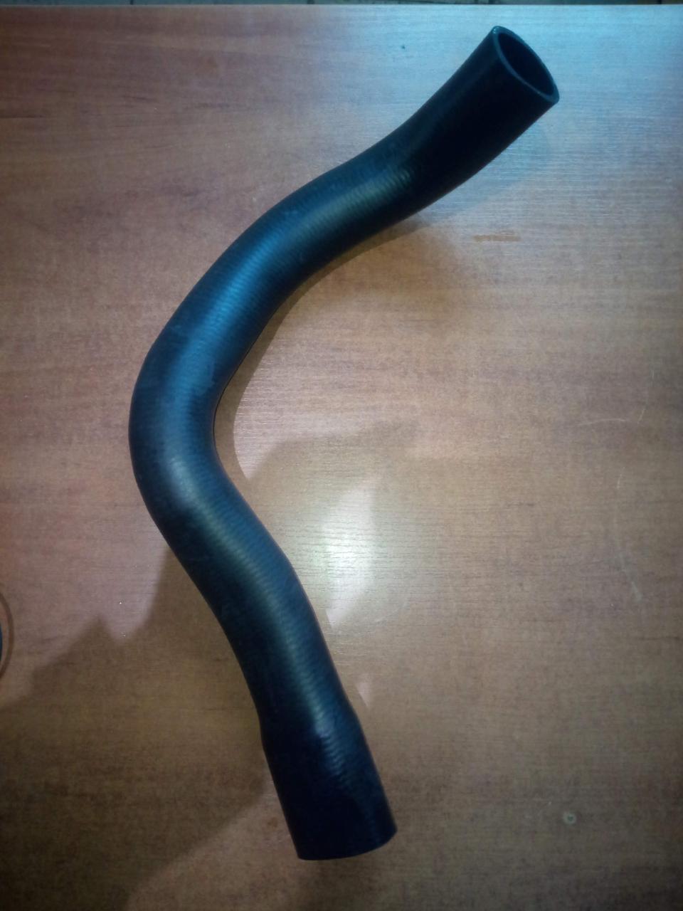 Патрубок радіатора Ford Sierra 1.6, 1.8, 2.0 OHC ( нижній ) , Leaderparts 6143395, фото 1