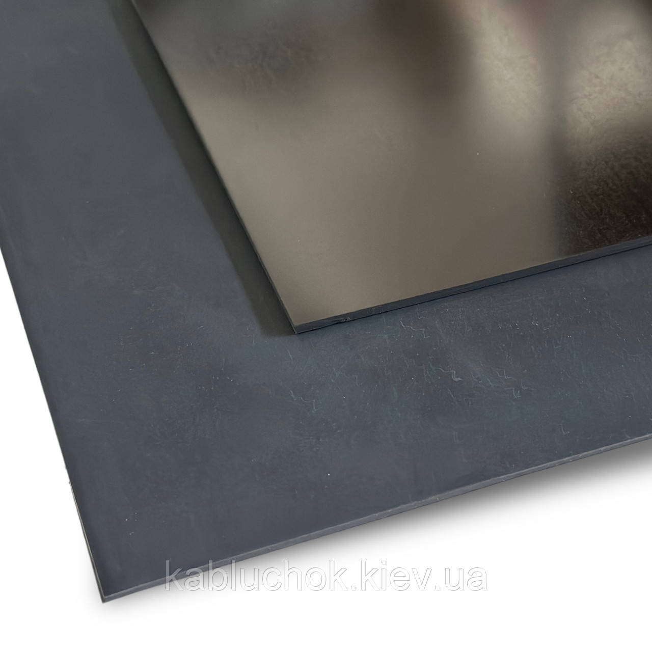 Листовий гладкий шкірволон для виготовлення підошви Туреччина 500*500*3.5 мм чорний матовий/гланцівовий, фото 1