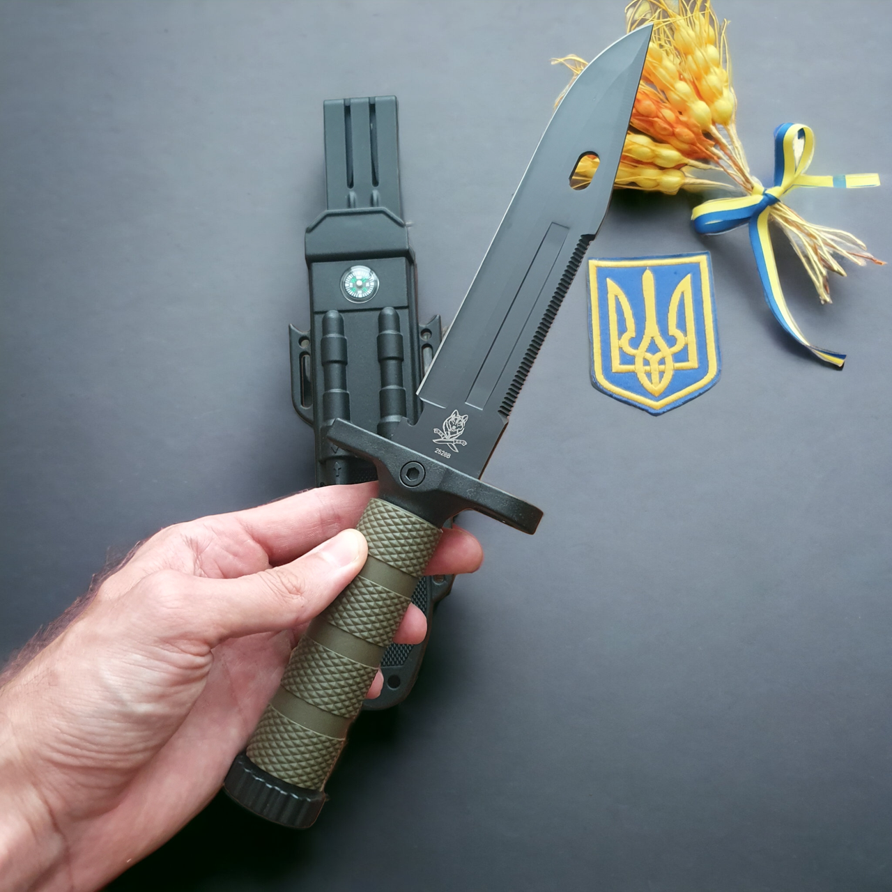 Надійний туристичний ніж з кресалом та компасом, мисливський для походів та виживання, GP31
