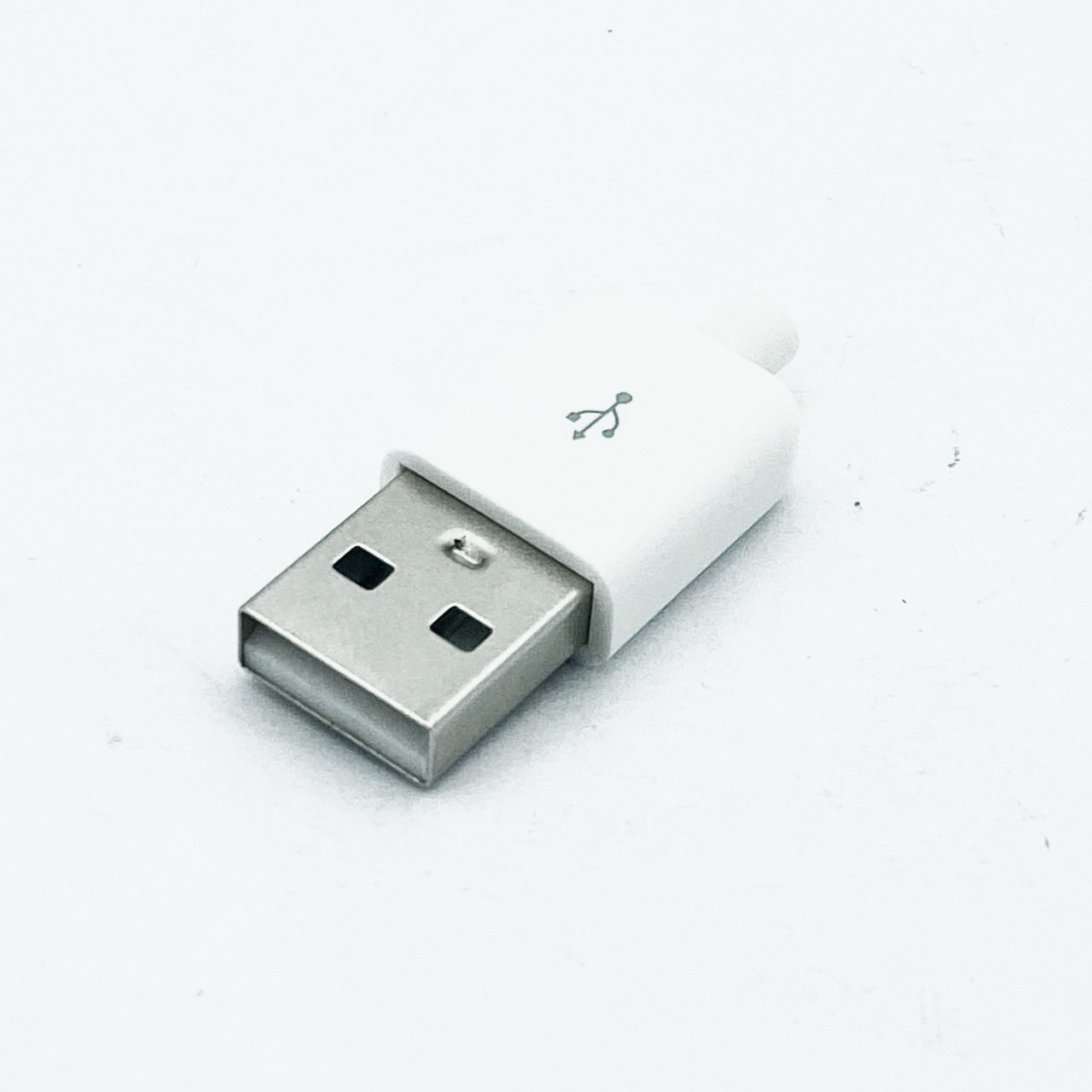 Штекер USB тип A під пайку на кабель білий: продаж, ціна у Дніпрі. Роз ...
