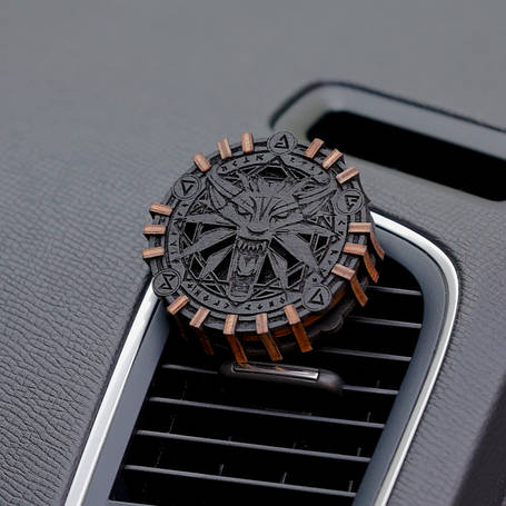 На дефлектор авто