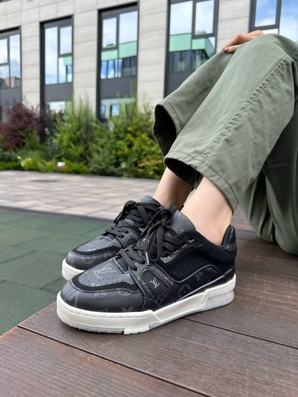 Жіночі кросівки Louis Vuitton Trainer Black/White (чорні з білим) демісезонні повсякденні кеди LV001 top
