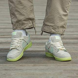 mummy sb dunks on feet