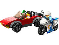 LEGO Конструктор City Переслідування автомобіля на поліцейському мотоциклі  Baumar - Знак Якості