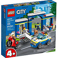 LEGO Конструктор City Преследование на полицейском участке Baumar - Знак Качества