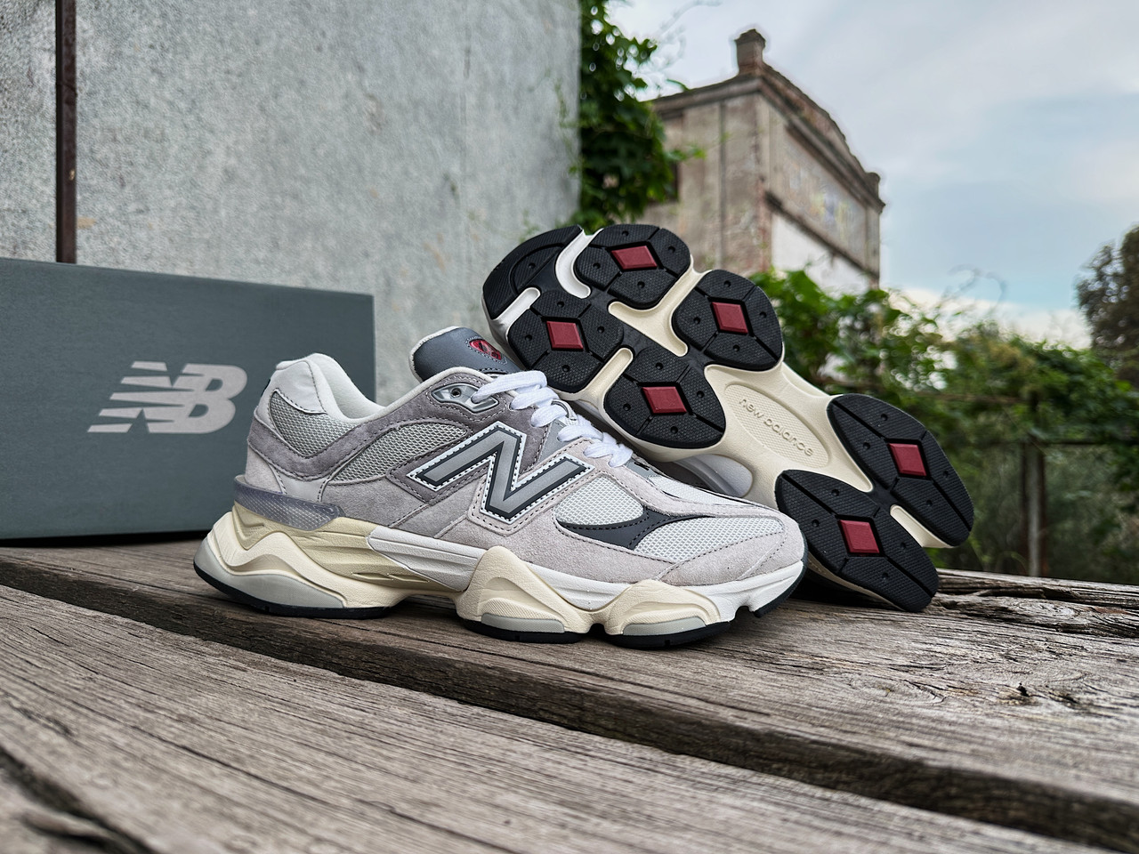 Чоловічі кросівки New Balance 9060 Rain Cloud Grey сірий