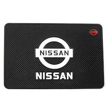 Антискольований килимок торпеди з логотипом Nissan